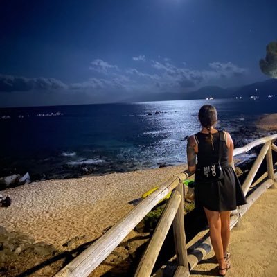 mahavanii's profile picture. Con la gentilezza, si può scuotere il mondo