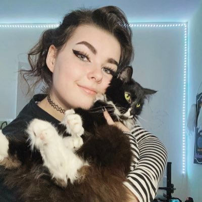 gollum_girl21's profile picture. It's Elizabeth 🎷 #blm