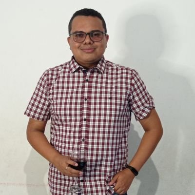 DeibysRamos_95's profile picture. Maestro de Ciencias Sociales, amante de los atardeceres y de la buena música.