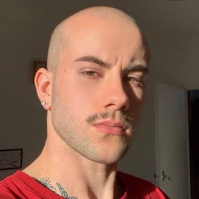 26 / Trans Academic, Speaker, Model. @ESRC funded PhD student at @QMUL. Specialist in Trans Health, Biopolitics & Social Inequality.