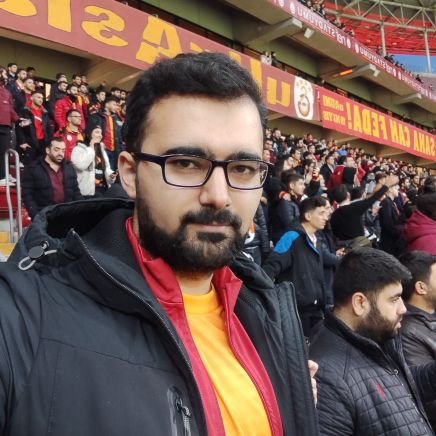 Ve yaşam, sanki hiçbir şey olmamış gibi yeniden başlar.

💛❤️

9 köyün tamamına 10. köyün bir kısmına muhalif, kendine muhabir