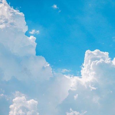 Hey! I'm Vinny, she/they
I make art and like watching streams on Twitch. I love clouds, the colour blue and art.