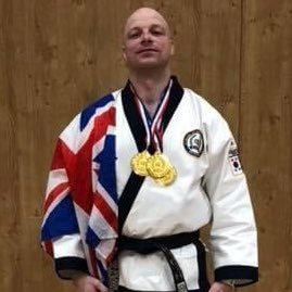 2X World Tang Soo Do Heavyweight Champion. @lufc fan. Pudsey lad living in the sticks. Instructor @tangsoododenby. Frankie & Sophie. Future @dcbatman…