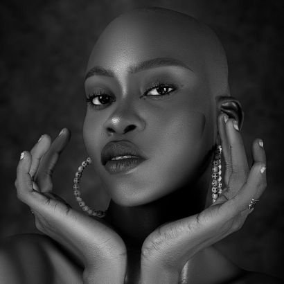 MODEL💃👙👢 
BALDIE 📢
NIGERIAN🇳🇬 
5.11FT TALL ❤
AVAILABLE FOR COLLABORATION AND BOOKING 📷 ✈
yellowink33@gmail.com
IG@ Slimgirl_Oma 
FB@ SlimGirl Oma