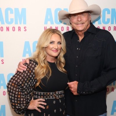 Biggest fan of country music I love Alan Jackson.he is my all time favorite Dm for bookings of seat for concert and life band bookings etc