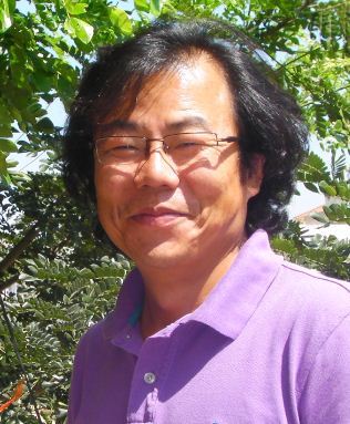 소리에 놀라지 않는 사자처럼, 그물에 걸리지 않는 바람처럼, 흙탕물에 더럽혀 지지않는 연꽃처럼, 무소의 뿔처럼 혼자서 가라!