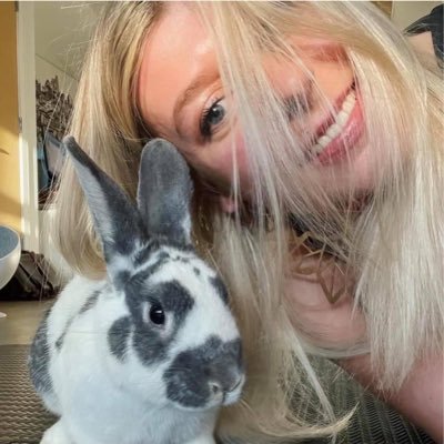 Full-time pizza eater, fashiontech founder, @lumencouture, @makefashion, STRs, VR product design leadership. And bunnies!