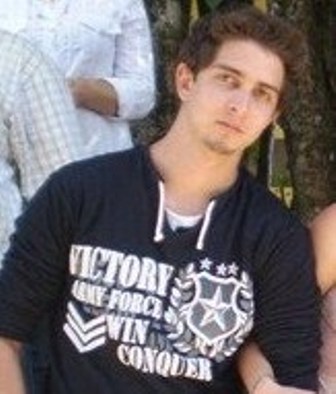 AMANTE DA MÚSICA, TEMENTE A DEUS.... ARQUITETO E NAS HORAS VAGAS MÚSICO...
DEUS É A MÚSICA QUE NOS MOVE