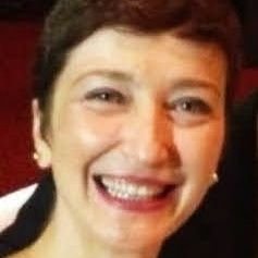 nedenlerini aradığı bissürü şey ile yaşayıp giderken asimile olmuş bir rum ve azılı bir düşperest olarak...sehven burda' yım...