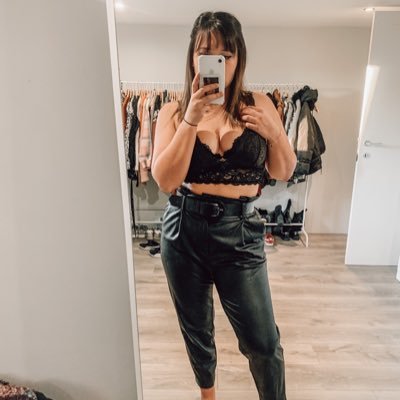 Maaawh_'s profile picture. Un endroit pour bouder, c'est un boudoir?