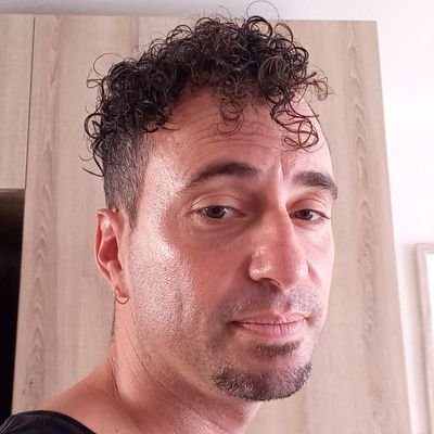 Theeo42463670's profile picture. Art teacher who also makes art