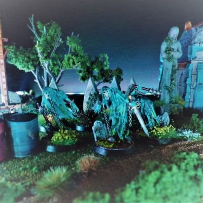 New here! Warhammer painter! Artist, all round creative person! Join me on my creative endeavours and see where my paint brush ends up next!