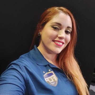 ⚽️Directora técnica profesional
🏃‍♀️Licenciada en ciencias del ejercicio. 
🧧Doctorado en ciencias de la cultura física.
🎤Comentarista de fútbol.