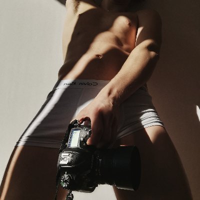 Photographer 📸
Based in Warsaw 📍
Male body lover 🌱
https://t.co/4TKEiv95od 
I Know What You Want, so DM me for a photoshoot 👅 DM's OPEN