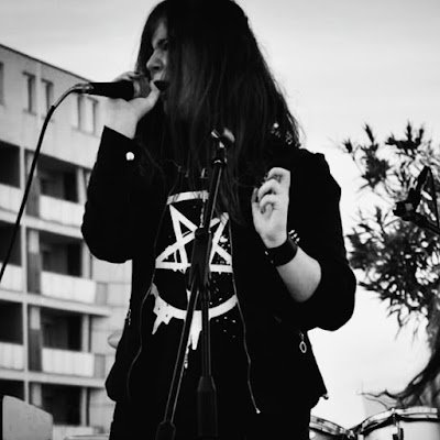 extreme metal singer of @Eshuna and Gravestone  || based in Rome 🇮🇹 - Lv 29|| 🏳️‍🌈 content creator ||