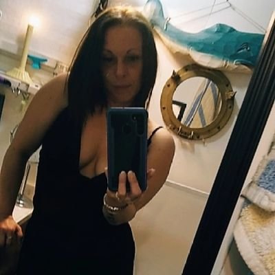 Mom of three, soon to be ex wife of an abusive monster. Trying to live my life in peace,respect and enjoyment. I'm  learing everyday how Im a damn good woman.
