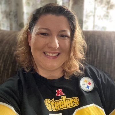 Mom. Unorganized perfectionist. Lifelong student. BlockHead since '89. Loves Joe Mac. Cruiser '14 & '15. Two-time alumna of Kent State University 🦅