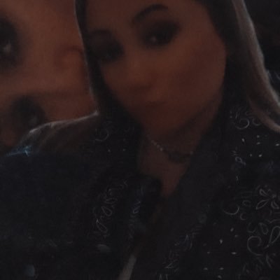 julieholdennn's profile picture. 