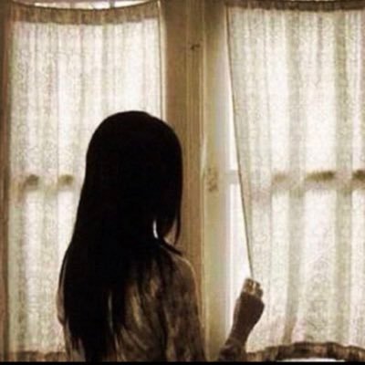 في داخلي طفلة لا تود أن تكبر .. و في واقعي أنثى لا تقبل أن تضعف .. عاشقة و متذوقة للشعر .. كتبي و قلمي ✍🏻هما ملاذي في كل حين I complete me ♏