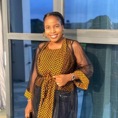OsoOyindamola's profile picture. Tosh collections,  Ankara fashionista, HR personnel, Entrepreneur, Ankara freak. I design bags and shoes with local fabric. @tosh_collection
