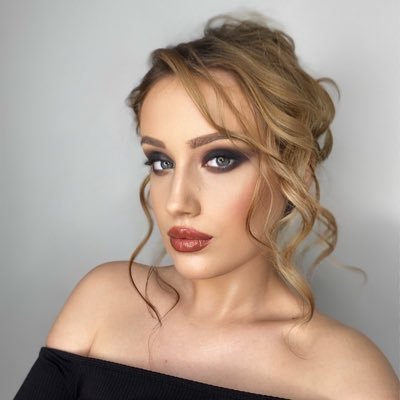 CatalinaMtfkr's profile picture. ⚜️Cătălina N Maria⚜️   ⚜️Instagram @cthequeenc ⚜️  ⚜️PR student ⚜️   ⚜️Fashion/Beauty Model ⚜️  ⚜️DM for collaborations/shootings ⚜️