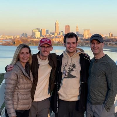 heatherly222's profile picture. Choose happy