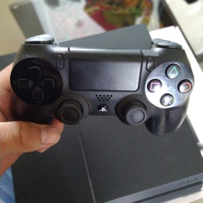 Super Mestre do ps4...semi Humorista nas Horas vagas,chargista aposentado, fã de HQS, filmes.
