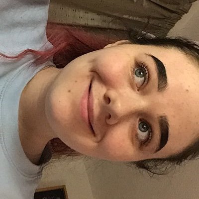 neveasaurusrex's profile picture. she/they ✧･ﾟ:* essence of d u m b b i t c h *:･ﾟ✧