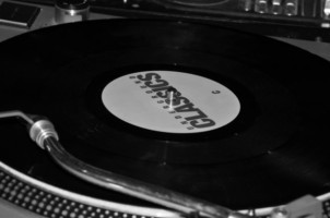 France // Radio host & Dj of So Deep Radioshow on Rpl99fm . Contact , promos : djgomez@rpl99fm.com