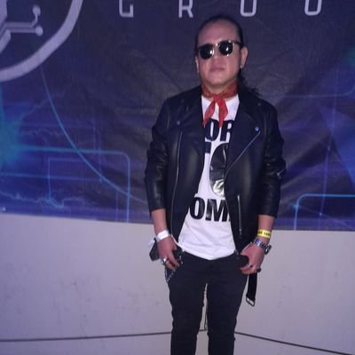 House Music,
Miami Dolphins,
Los Angeles Dodgers,
Burros Blancos
Politécnico,
Club América,
Rock and Roll,
Historia,
Gatos,
Perros