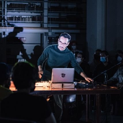 KenjiCosme's profile picture. Compositor especializado en cine y escena. Vivo de y para lo sonoro.