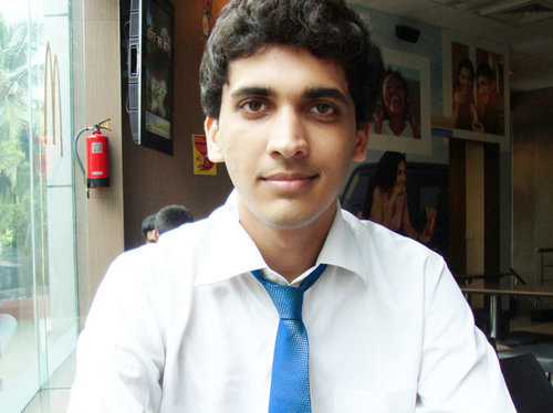 ashwin_paul's profile picture. Twin | Noob | Dinosaur Hunter | Storyteller | Couch tomato | CFC Midfielder (Fifa) |