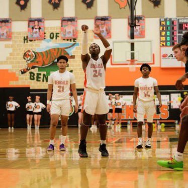 bryanttchoffa22's profile picture. uic