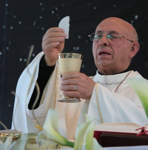 LuisButera's profile picture. Fundador de los Institutos Misioneros Servidores de la Palabra y hermanas Misioneras Servidoras de la Palabra. http://t.co/bErIITCVMf