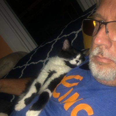 Dan92735693's profile picture. Free spirit. Workaholic.