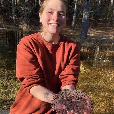 @LeesMcrae, Instructor of Biology. Herpetologist with interests in ecology and conservation biology #woodfrogs #HERper (she/her)