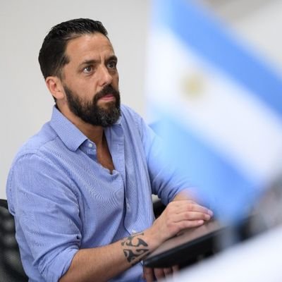 Argentino, militante peronista y papá de Diego y Malena. Subsecretario de Deportes de @MuniRioGrande