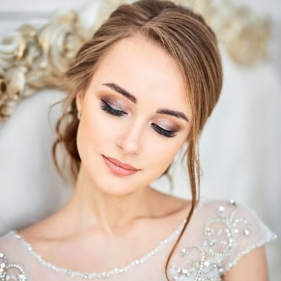 A glam team dedicated in providing a stress free pampered setting with personalized, one-on-one attention with unparalleled experience that every bride deserves