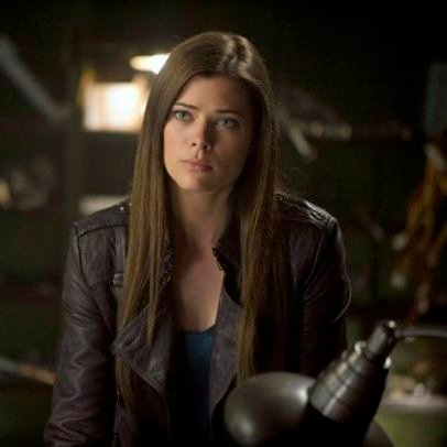 My name is Lisa Snart little sister to @CitizenColdLeo and friend to @AntiHeroRory, the legends and the heroes of earth prime