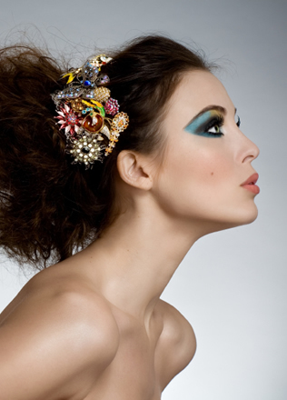 2HotFashion's profile picture. Latest news about fashion and fragrance.  Keep up with the controversy!