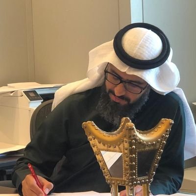 محب للعلم ويرجو أن يكون من أهله.. شغوف باللغة العربية، ومبتدئ في القانون