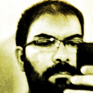 lunavron's profile picture. Filólogo y lingüista, profesor de español para extranjeros que inventa y reinventa juegos.