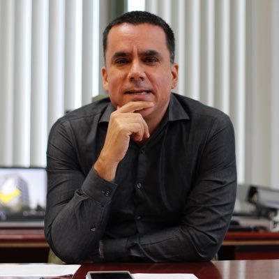 Roberto Iván Aponte Berríos, Comisionado Electoral del @PIPtwitteando #EnLaCalleYenLasUrnas 787-296-0640