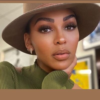 🇸🇩 🇬🇧 
💍, medical tech.
foodie.
wify
here for food recipes, photography and self help books 
dm for girls only.
#sisterhood
#BLM
#Blackwomenarequeens