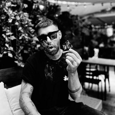 truantofficial's profile picture. equalized / smolna