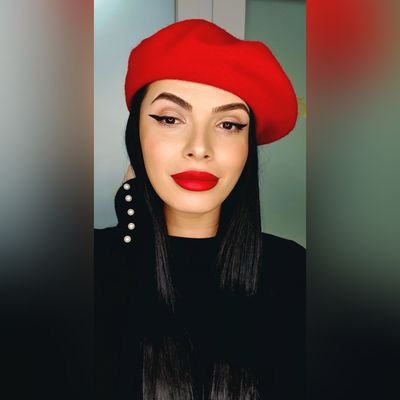 AndreeaLapos1's profile picture. 