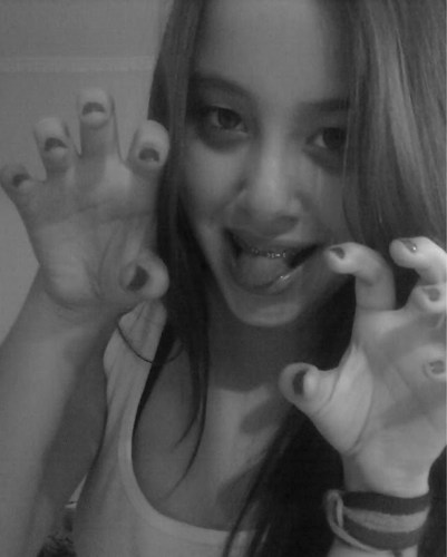 Caiçara,14 anos ,Voleí ,Msn ,Orkut,Formispring,Twitter,
Escola ,Violão, Amigos, Futura médica... Garota determinada*  \\
sempre vou te amar...
