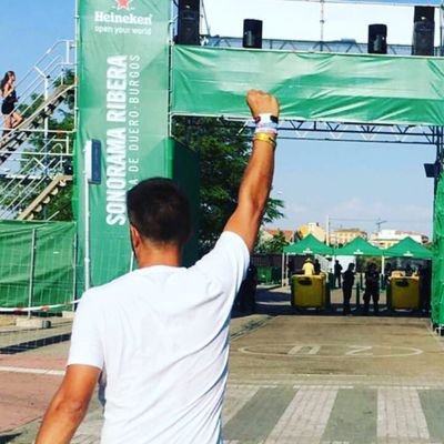 30 años entre festivales de música y muchas Champions. También hablamos de series y películas. Entrenador de tenis (también en @JMagicTenis).