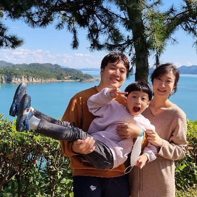 Assistant professor at Seoul National University
Single-molecule biophysics,
Chromosome organization, Phase separation, Membrane protein
AFM guy