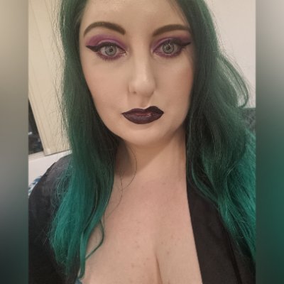 GinnyTealia's profile picture. She/Her. 30. Gadigal Land/Sydney.
Queen of Bleen. 
Gay af. Neurodivergent gang
Vegan